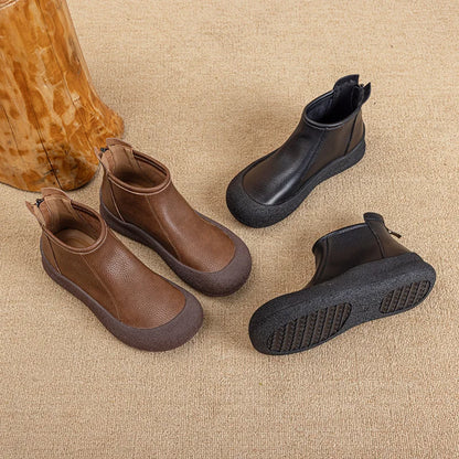 Drei Paar Knöchelstiefeletten: braun, dunkelbraun und schwarz, flache Sohle, Lederoptik