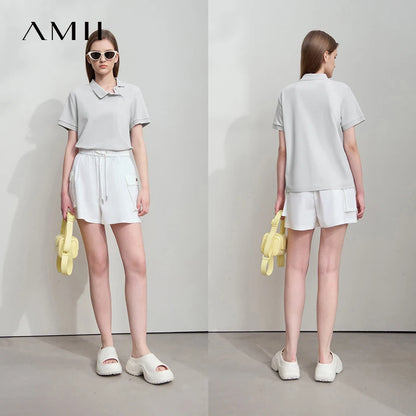 Damen T-Shirt im Minimalismus-Stil mit asymmetrischem Schnitt für den Sommer