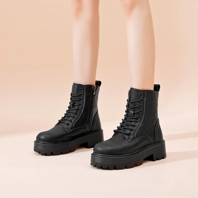 Schwarze Damen-Kurzstiefel aus Leder mit Schnürung und gepolstertem Schaft