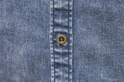 Herren Denim Hemd aus Baumwolle mit doppelten Taschen im lässigen Stil