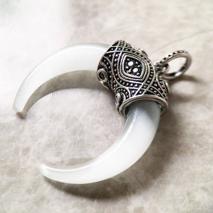 Damen-Charm-Anhänger Tigerzahn Schutz aus Sterlingsilber