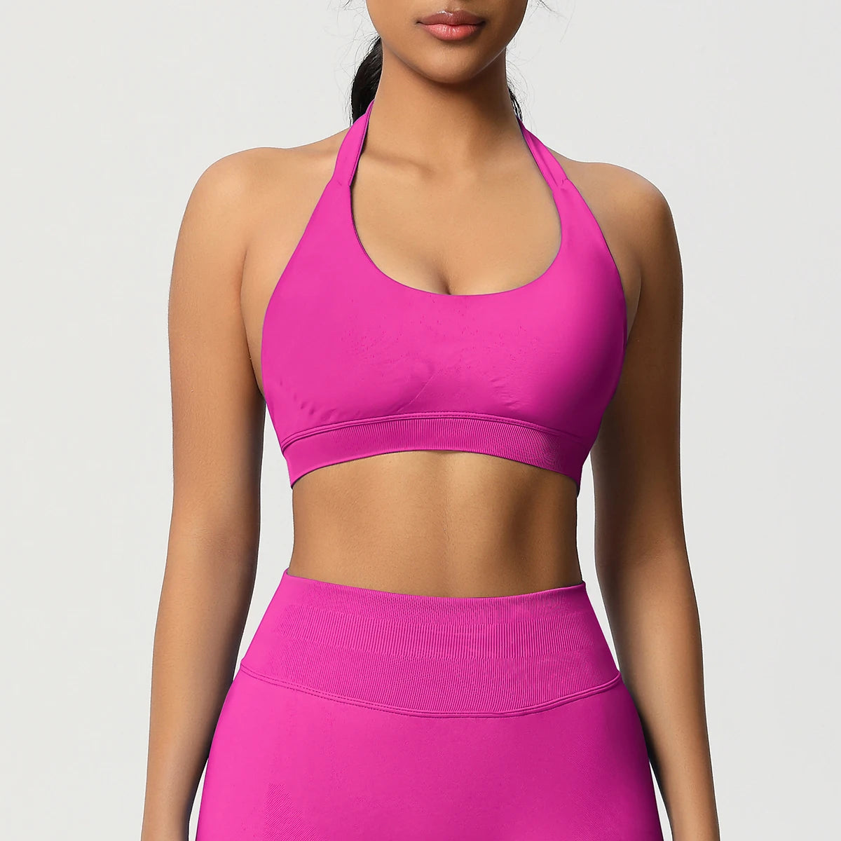 Nahtloser Sport-BH in Pink mit breitem Unterbrustband und U-Ausschnitt