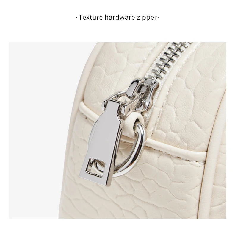 Damen Handtasche Aus Soft Leateh Im Boston Stil Mit Crossbody Anhänger