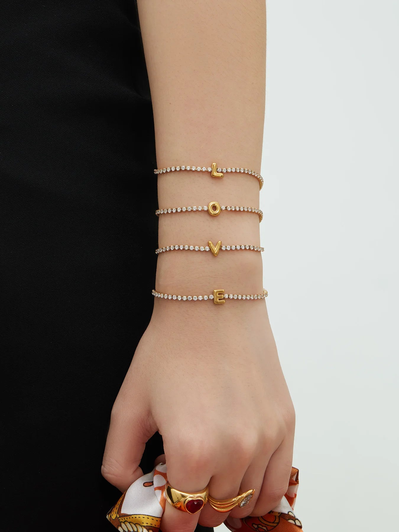Damen-Armband mit Initialen-Buchstabe
