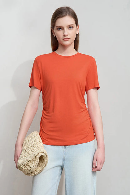 Damen Sommer-T-Shirt im minimalistischen Stil mit schmalem O-Ausschnitt und kurzen Ärmeln