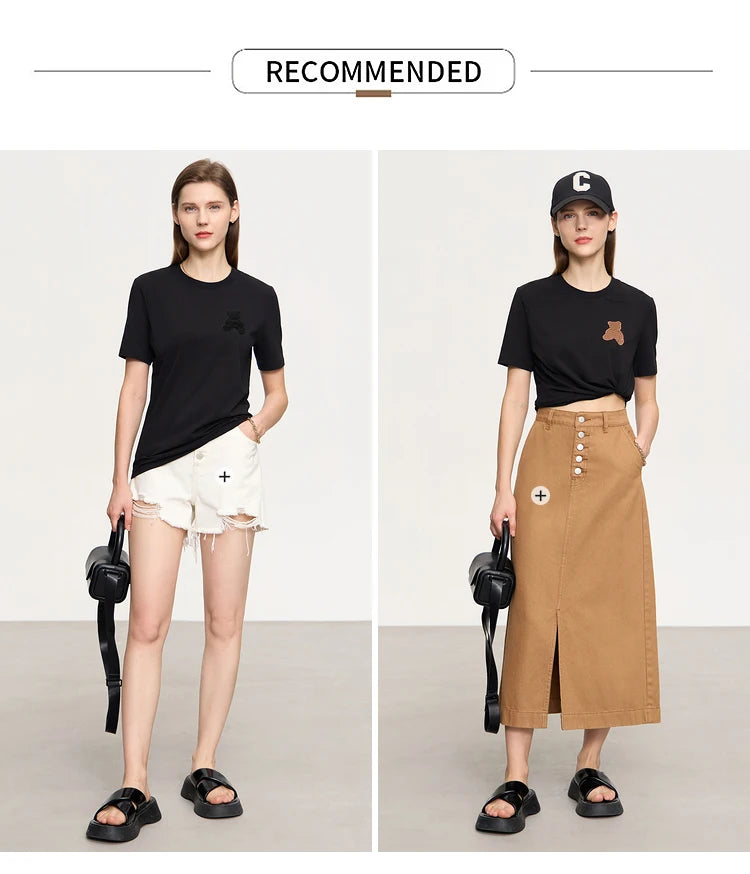 Damen Top im minimalistischen Stil mit Bären-Applikation und O-Ausschnitt