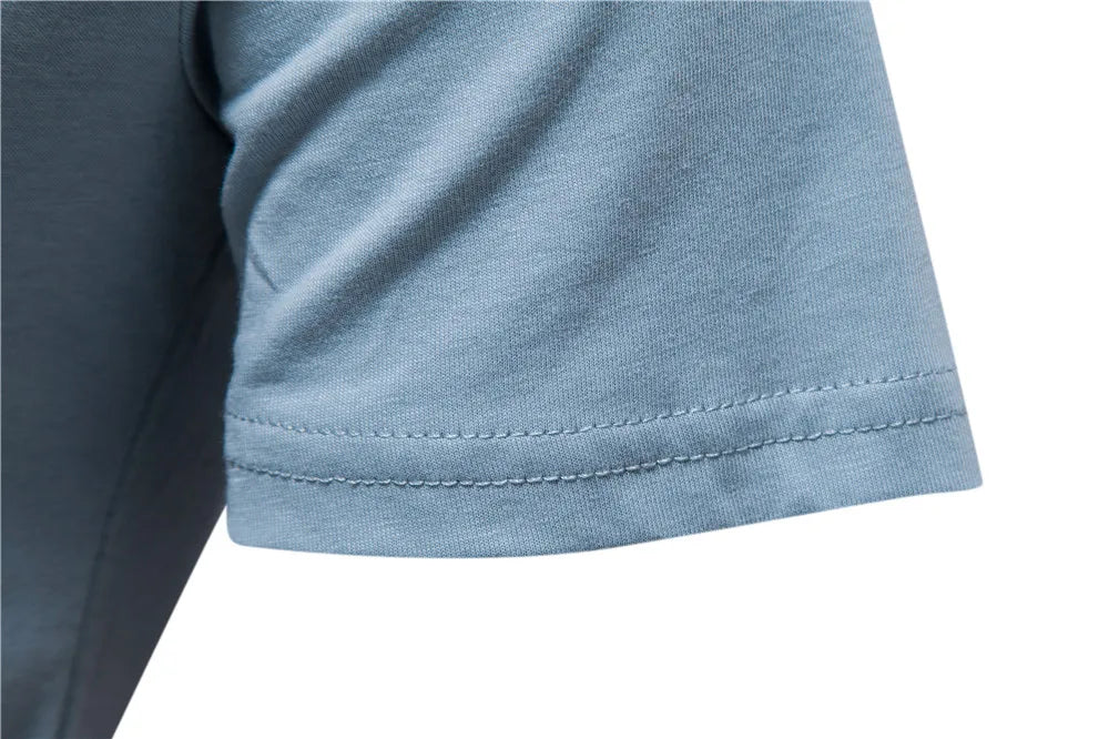 Herren T-Shirt aus 100 Prozent Baumwolle mit modischem Druck im Slim Fit