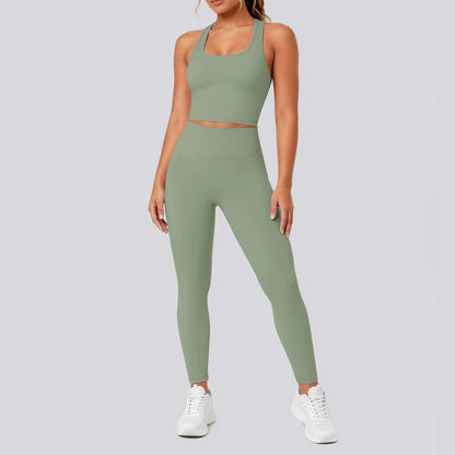 Nahtfreies Yoga-Set mit Sport-BH und Leggings in Olivgrün, Ganzkörperansicht