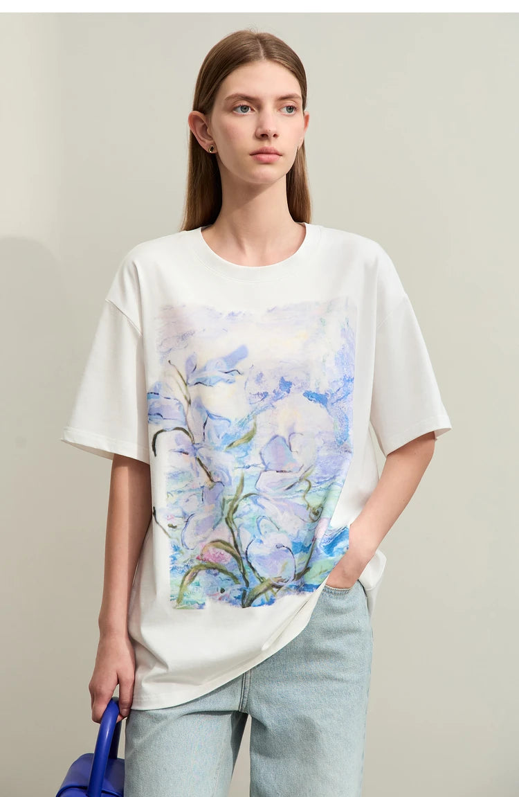 Damen T-Shirt im Minimalismus-Stil mit Kunstöl-Farbdruck für den Sommer