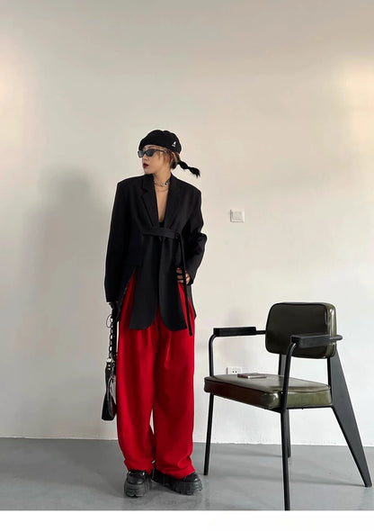 Zweiteiliges Damen-Set mit Stickerei: Langarm-Oberteil mit Reverskragen und hoch taillierte, lange Hose – stilvoll und elegant.