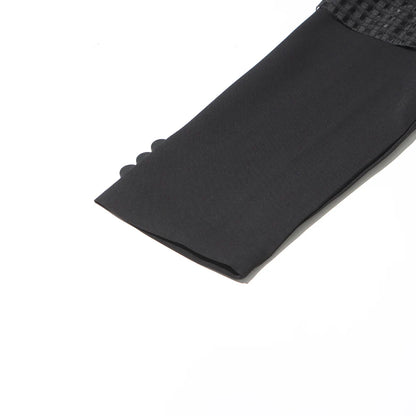Ärmelloses Damen-Kleid mit Karree-Ausschnitt und Patchwork-Rüschen im minimalistischen Design – stilvoll und elegant.