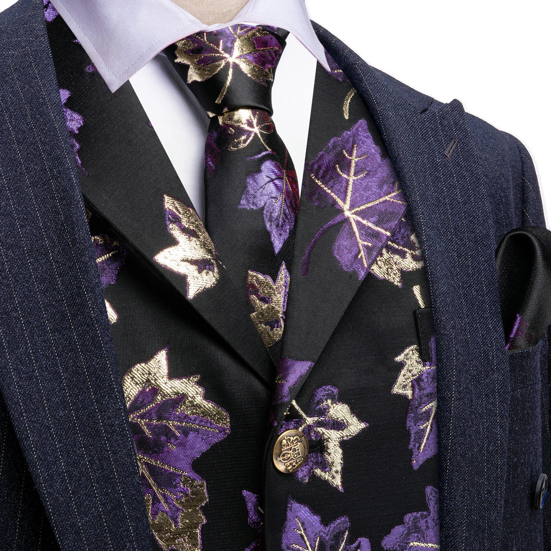 Herrenweste-Set mit violettem Blattmuster auf dunkler Weste, schwarze Krawatte mit Motiv