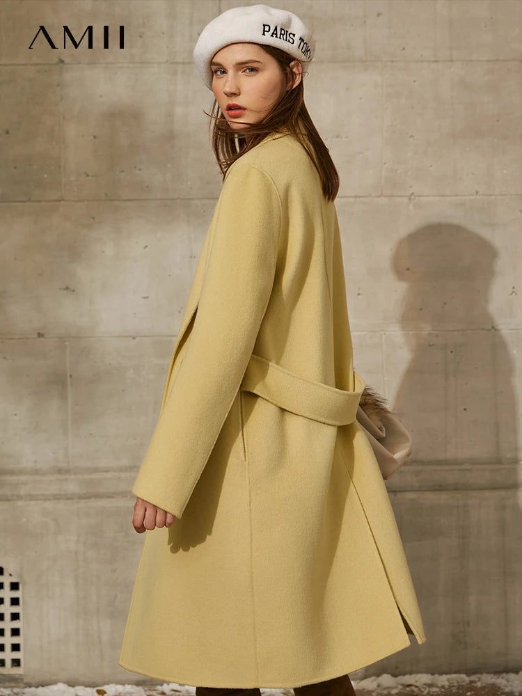Damen Wintermantel im minimalistischen Stil mit doppelter Woll-Oberfläche