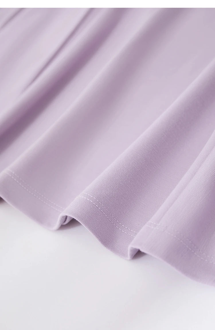 Damen T-Shirt mit elastischen Flare-Ärmeln und Perlen-Stickerei im minimalistischen Stil