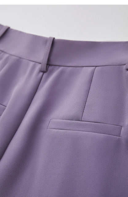Damen Shorts im minimalistischen Stil für das Büro mit weitem Bein