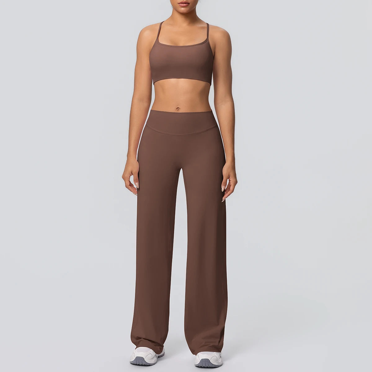 Yoga-Set mit Sport-BH und weiter Hose, braun