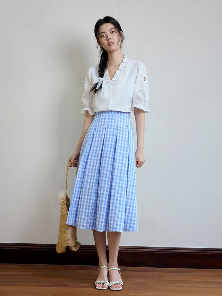 Elegantes, kurzärmeliges Damen-Shirt mit geradem Schnitt und schmaler Passform – vielseitig kombinierbar für den Sommer.