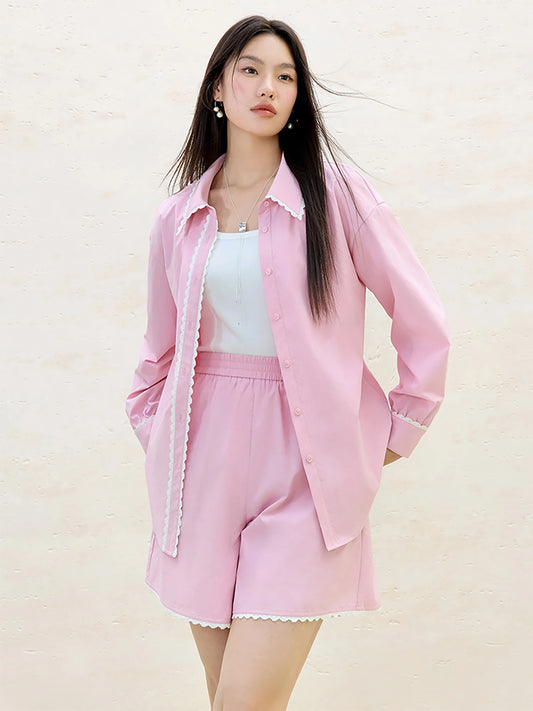 Elastisches Damen-Strickshirt in Übergröße mit kurzen Ärmeln – stilvoll und ideal für den Sommeralltag