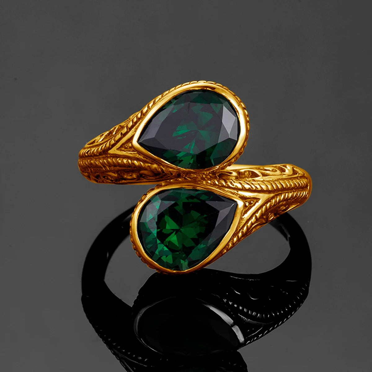 Damen-Ring tropfenförmiger Smaragd in Silber mit goldfarbener Beschichtung Ideal Als Hochzeits- oder Festgeschenk