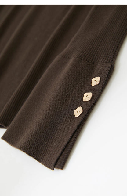 Damen-Strickpullover: Ärmelbündchen mit Metallschnallen-Detail, brauner Rippstrick