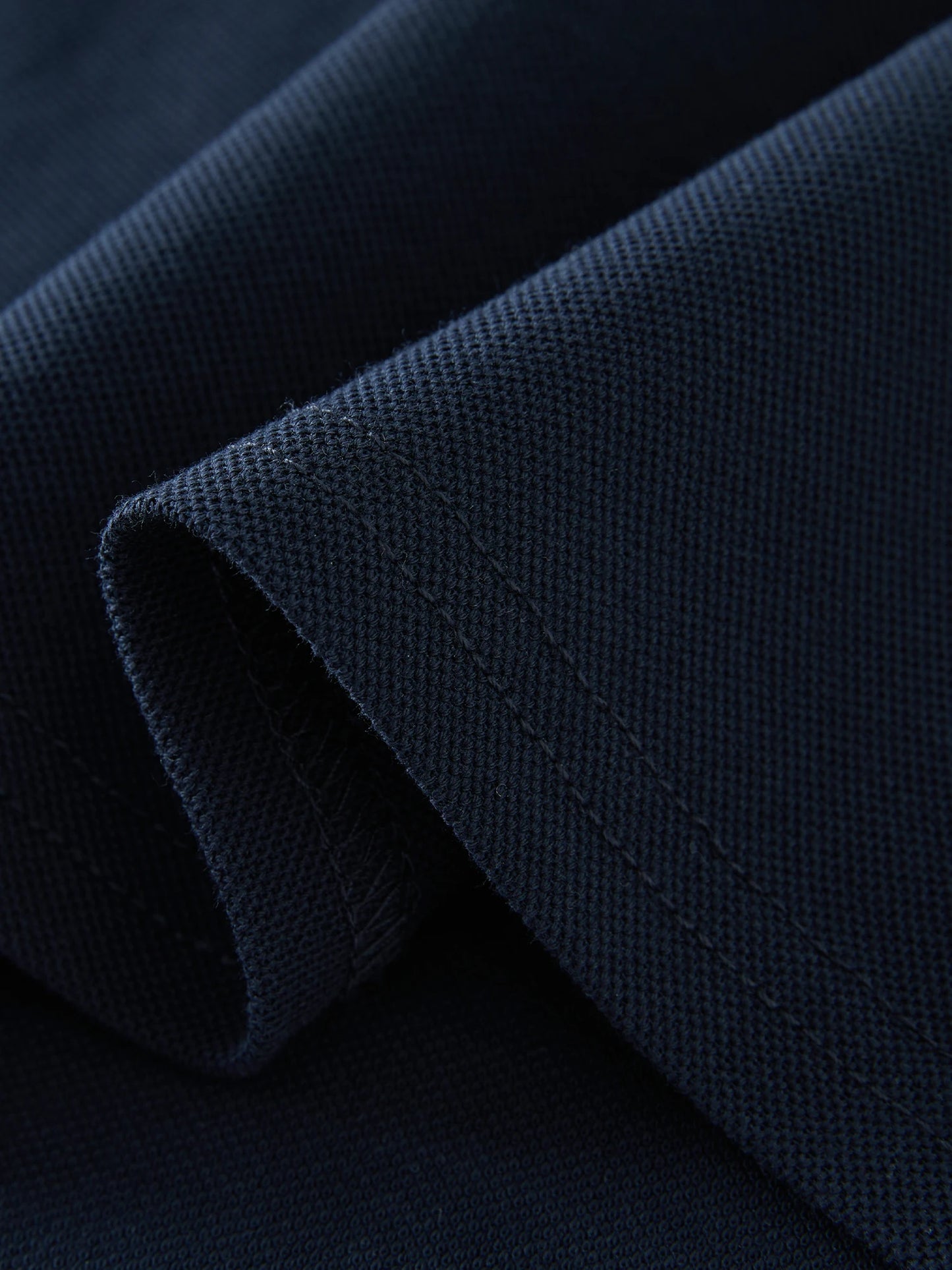 Ärmelloses Damen-Top aus reiner Baumwolle mit Wellenmuster und Perlendetails – atmungsaktiv und elegant in Blau