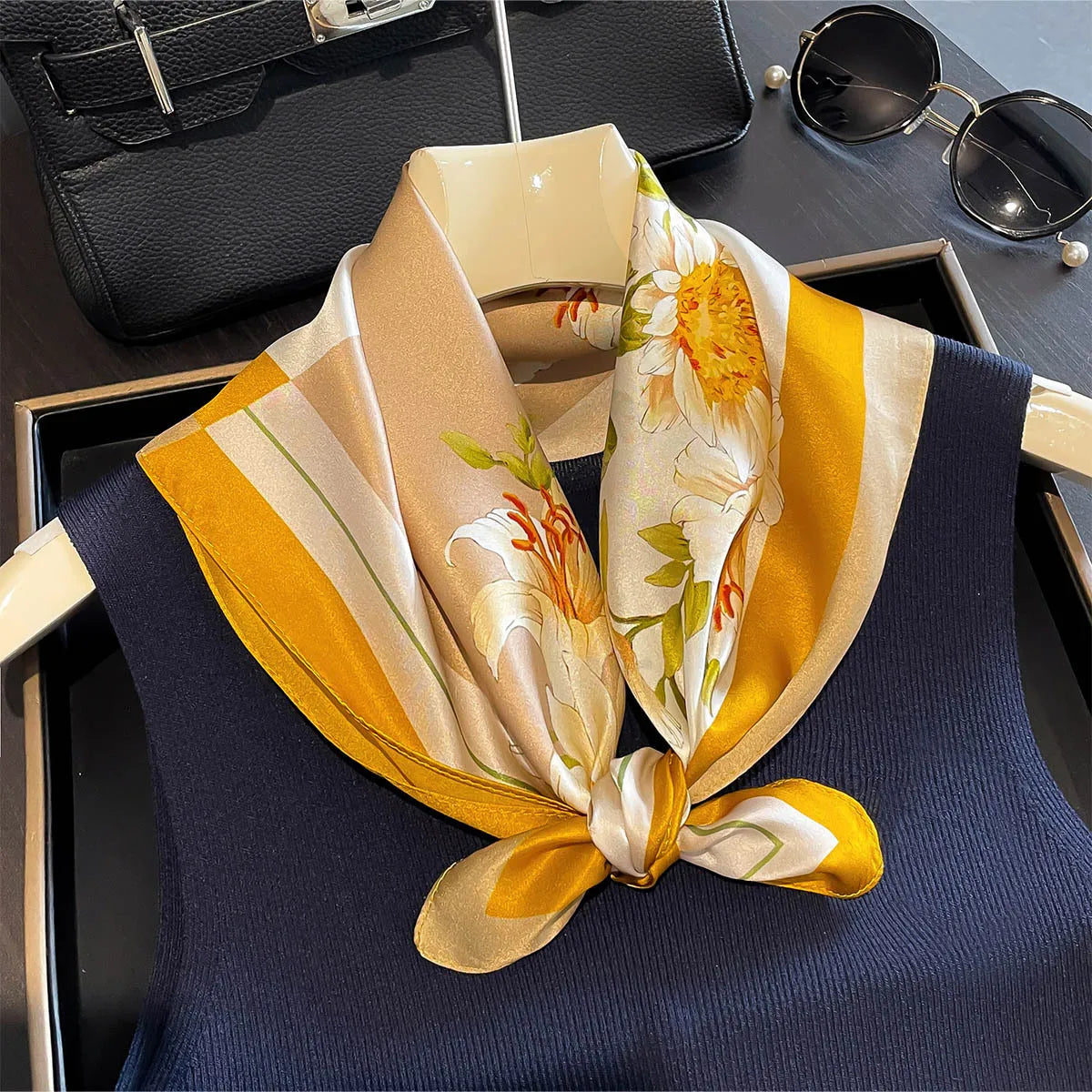 Damen Seidenschal 53cm klein quadratisch Haarband Kopftuch Halstuch Bandana F