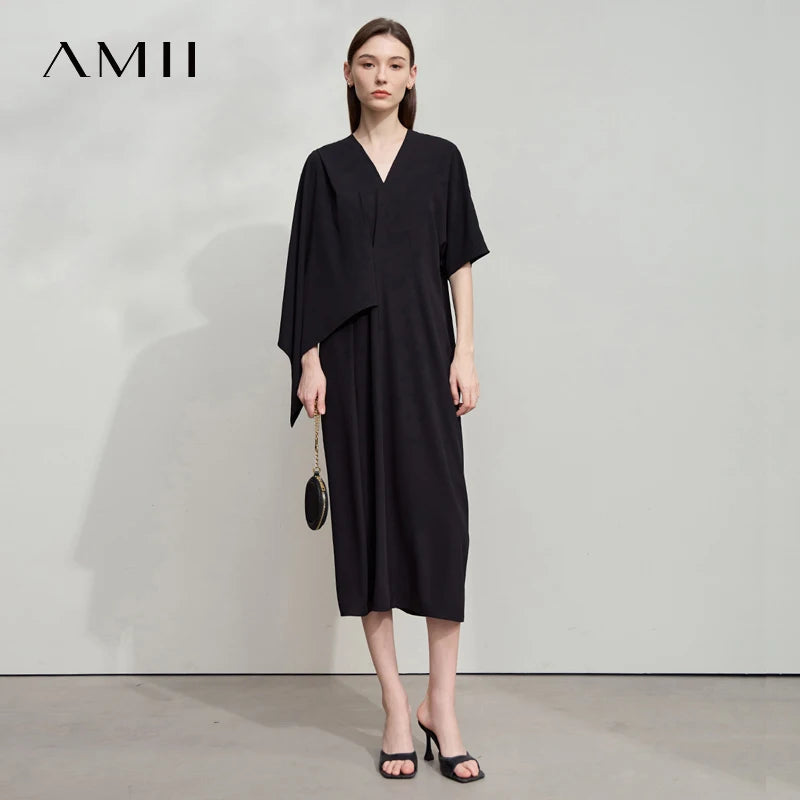 Traumhaftes Sommerkleid Mit Asymmetrischem Schnitt Für Frau
