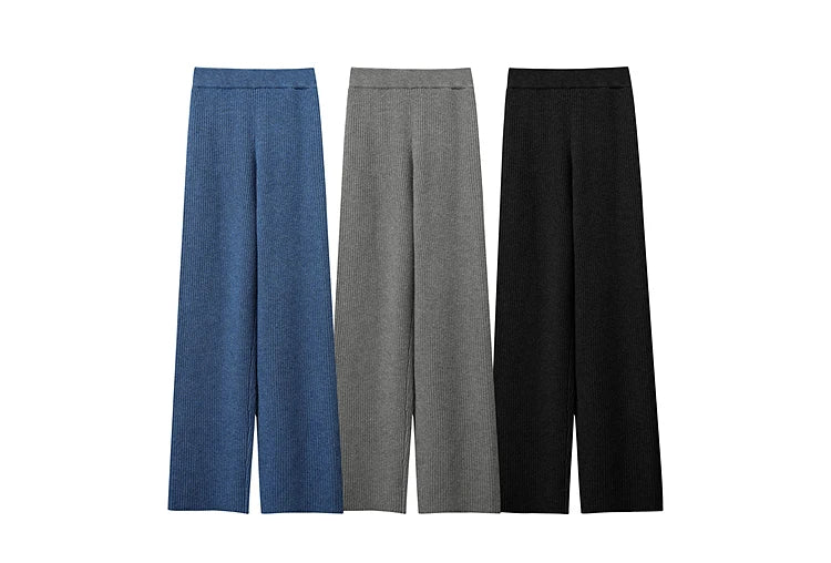 Rollkragenpullover: nur passende weite Hose in blau, grau und schwarz sichtbar