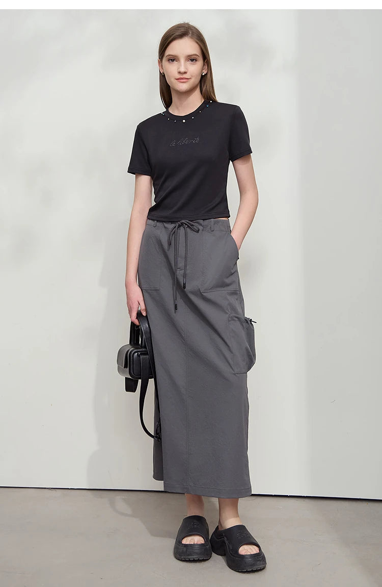 Damen Kurzarm T-Shirt im minimalistischen Design für den Sommer 2025