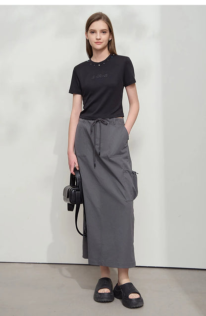 Damen Kurzarm T-Shirt im minimalistischen Design für den Sommer 2025