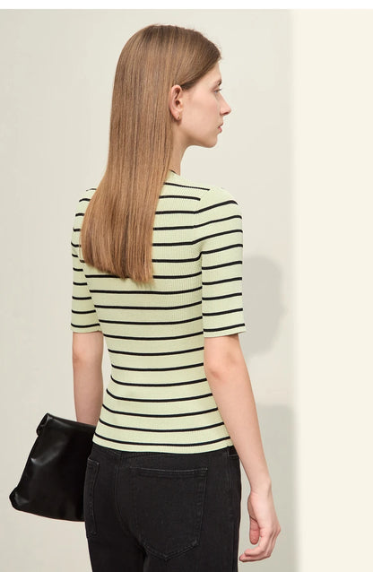 Damen gestreiftes Hemd mit Rundhals und schöner Stickerei für den Sommer