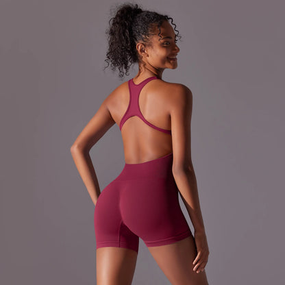 Nahtloser Yoga-Body mit Kurzshorts, weinrot, Racerback und kurze Beine
