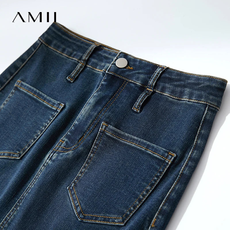 Jeansrock-Ansicht: Reißverschluss und Knopf am Bund, Ziernähte, Taschen