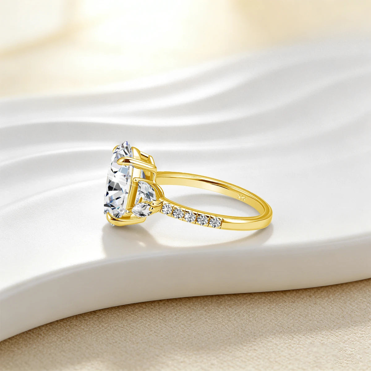 Damen-Verlobungsring Moissanit Oval 4,5 Karat Aus Sterling-Silber Verlobungs- und Alltagsschmuck