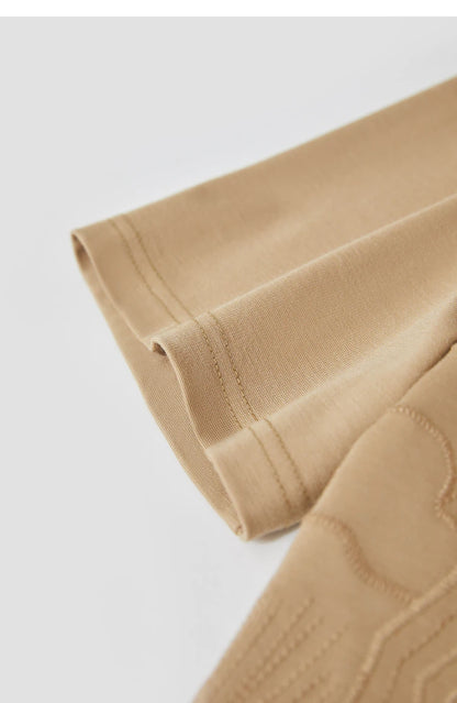 Damen T-Shirt mit minimalistischer Stickerei im lässigen Stil für den Sommer