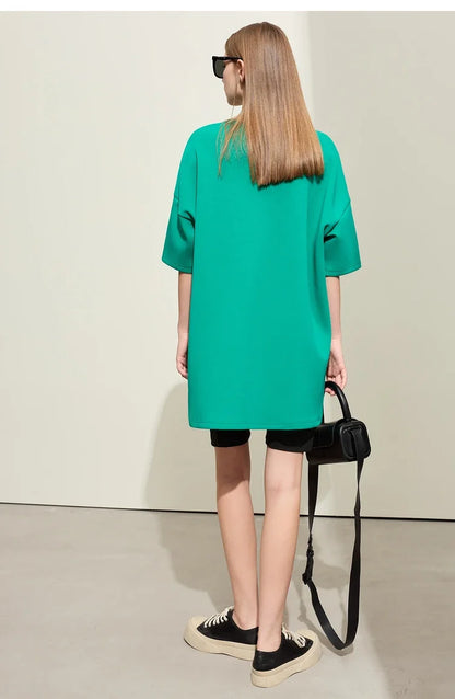 Damen Rundhals-T-Shirt im minimalistischen Stil mit lässiger Stickerei und kurzen Ärmeln