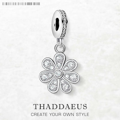 Baumelnder Blütenblumen-Charm-Anhänger aus 925er Sterlingsilber mit runder Öse und Steinen