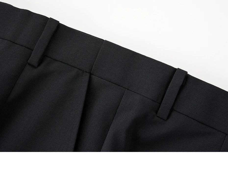 Herrenanzug aus 100% Wolle in tiefem Blau, doppelt geknöpft – ideal für Hochzeit, Dinnerparty oder den täglichen eleganten Auftritt.