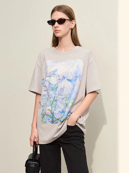Damen T-Shirt im Minimalismus-Stil mit Kunstöl-Farbdruck für den Sommer