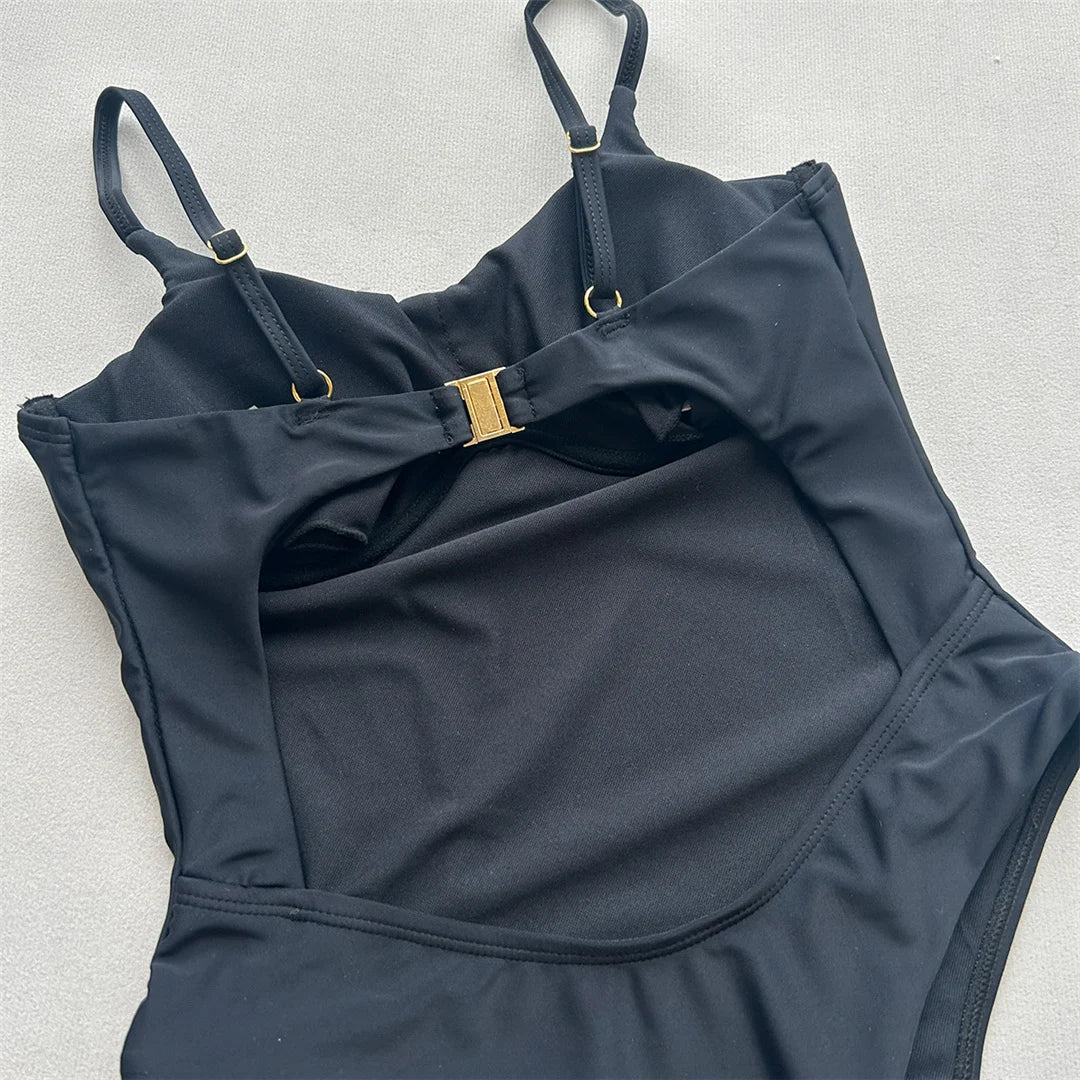 Damen-Badeanzug Cut-Out Bügel Micro-Tanga Weste gepolstert