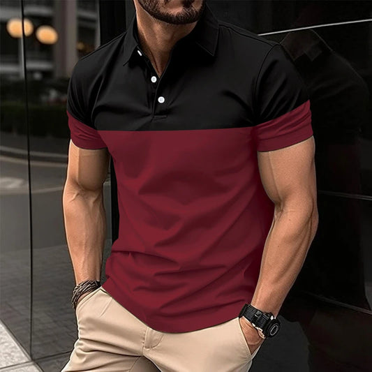 Lässiges Herren-Poloshirt mit digitalem Farbpatch-Druck und Reißverschluss am Kragen – ideal für den Sommer.