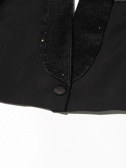 Eleganter Damen-Blazer mit Reverskragen und langen Ärmeln – Patchwork-Design und einreihiger Verschluss für einen lässigen Look.