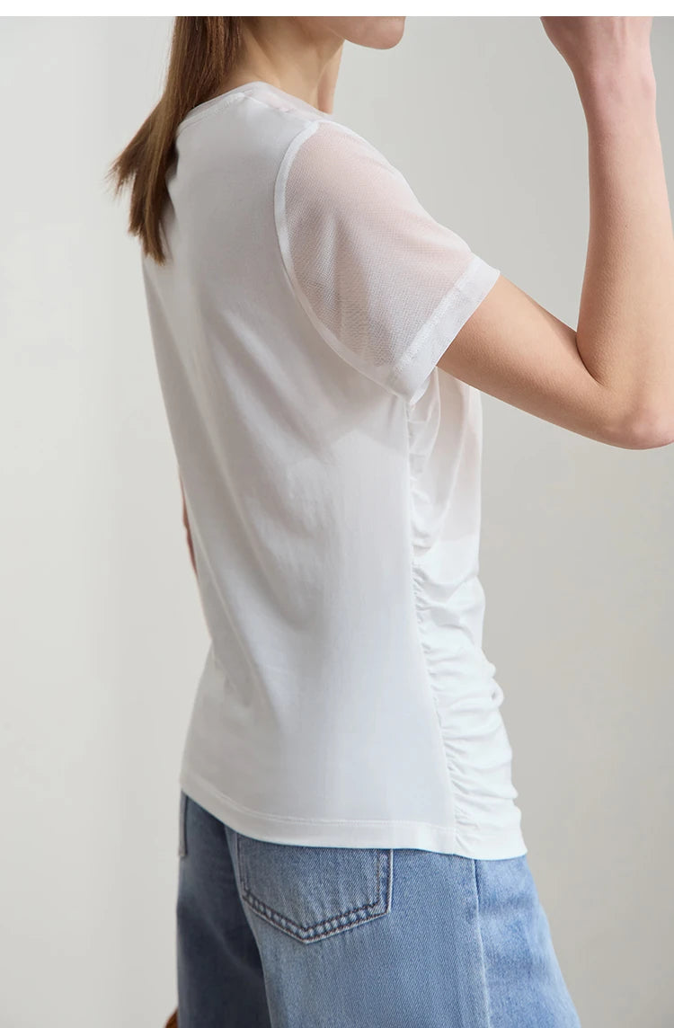 Damen T-Shirt im minimalistischen Sommerstil mit Rundhalsausschnitt und figurformendem Schnitt