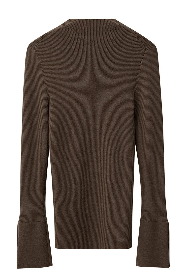 Damen-Strickpullover mit Stehkragen, schmaler Passform, braun, Rückansicht mit langen Ärmeln