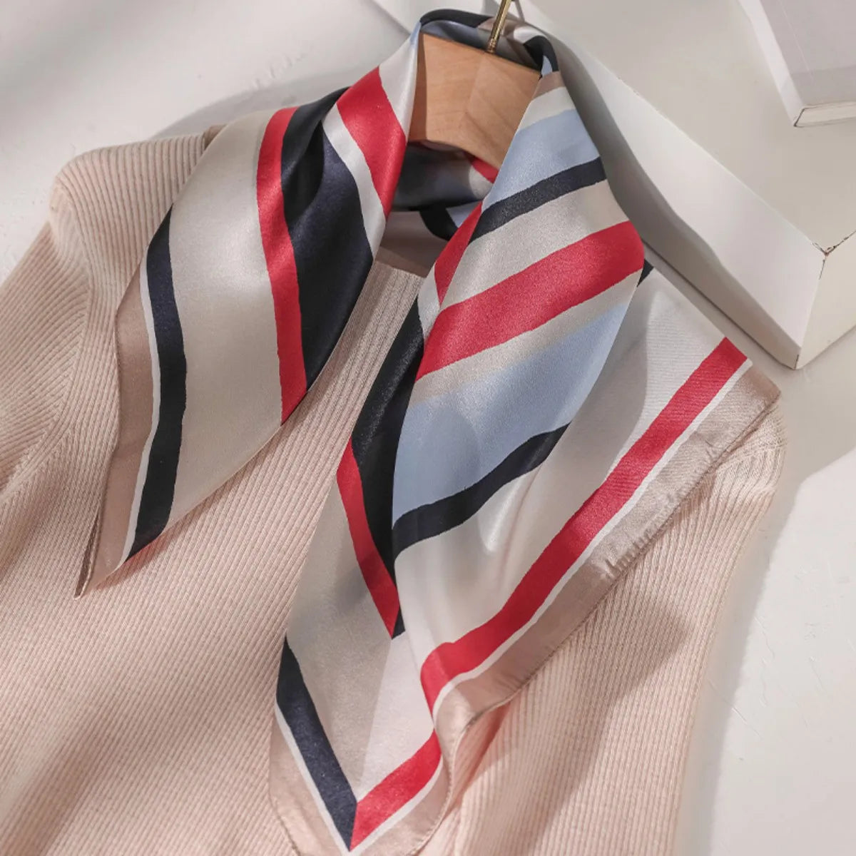Damen Seidenschal klein quadratisch Haarband Halstuch Kopftuch Bandana F