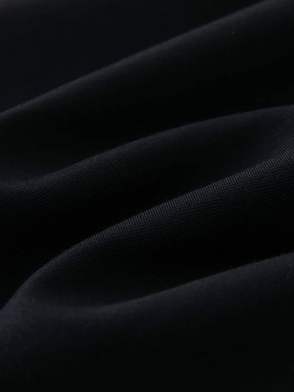 Damen-Bluse in Übergröße mit doppeltem Lagenlook und Puppenkragen, Hohldesign und Stickerei – modisches Sommerhemd für den Arbeitsalltag.
