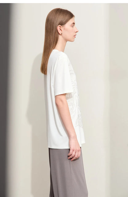 Damen T-Shirt mit minimalistischer Stickerei im lässigen Stil für den Sommer