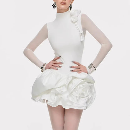 Elegantes Damen-Kleid mit Reverskragen, langen Ärmeln und Patchwork-Design – figurbetont und stilvoll.