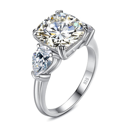 Damen-Ring Moissanit Drei-Stein Kissen-Schliff 5-Karat Zertifiziert Mit Echtheitszertifikat