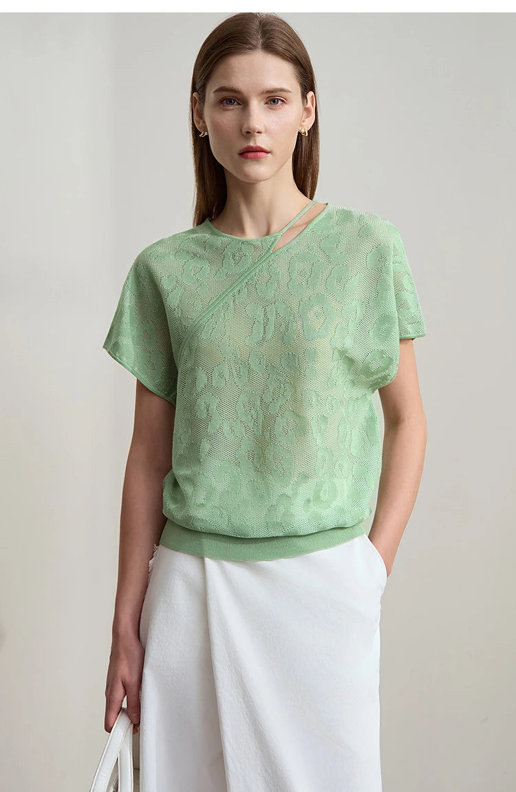 Damen-T-Shirt hellgrün mit Jacquard-Blumenstruktur, kurzer Ärmel, Rundhalsausschnitt